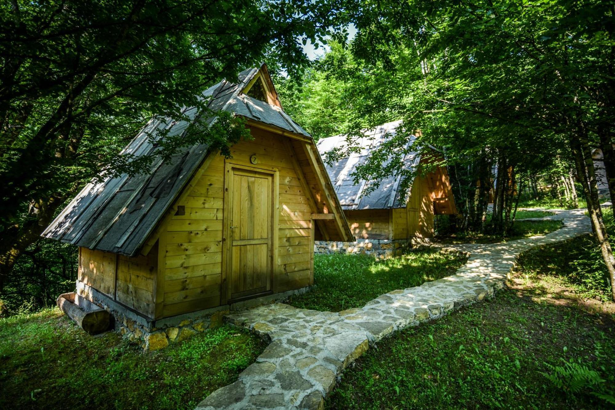 Camp Divlja Rijeka Hotel Hum ภายนอก รูปภาพ