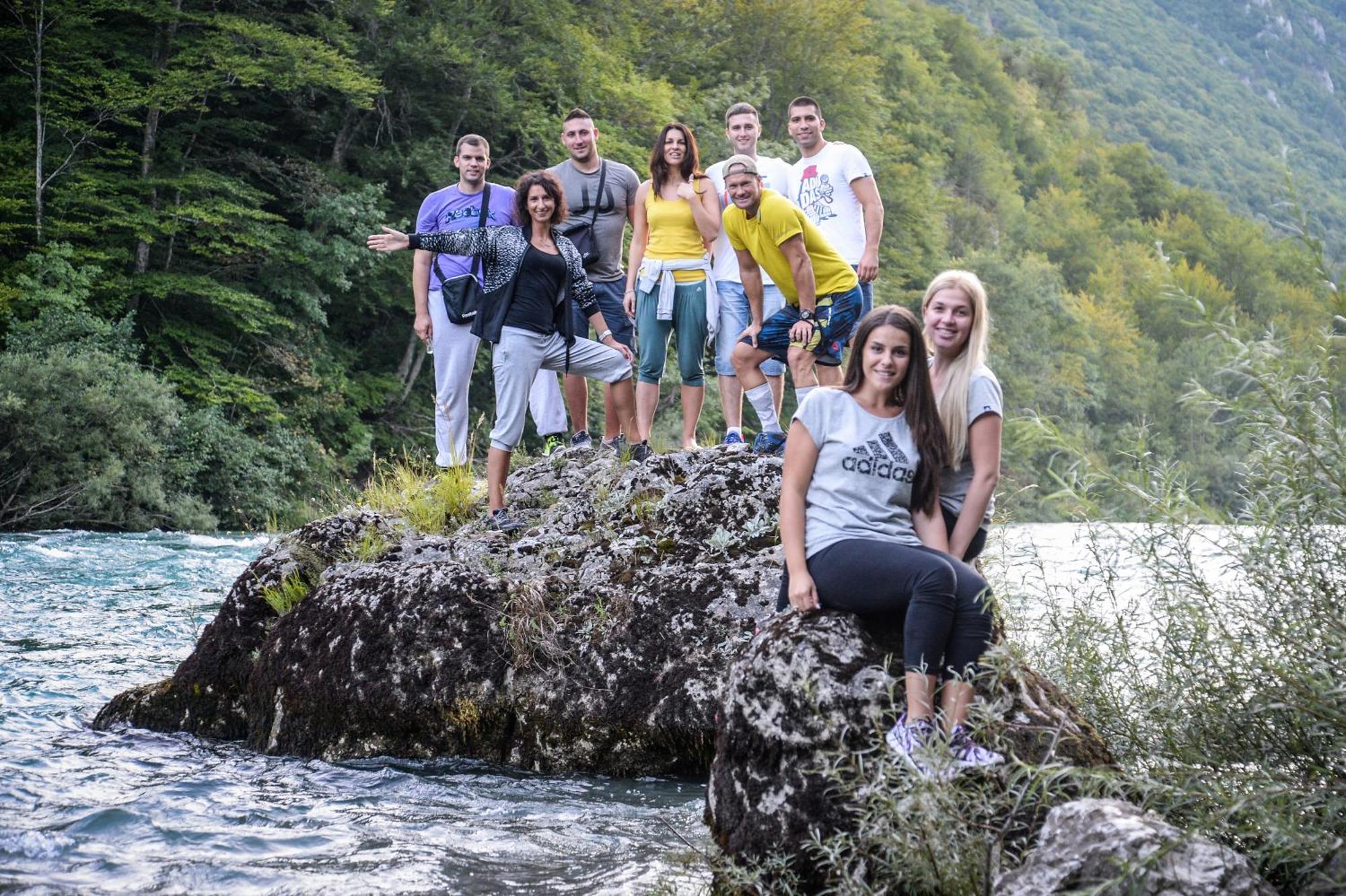 Camp Divlja Rijeka Hotel Hum ภายนอก รูปภาพ