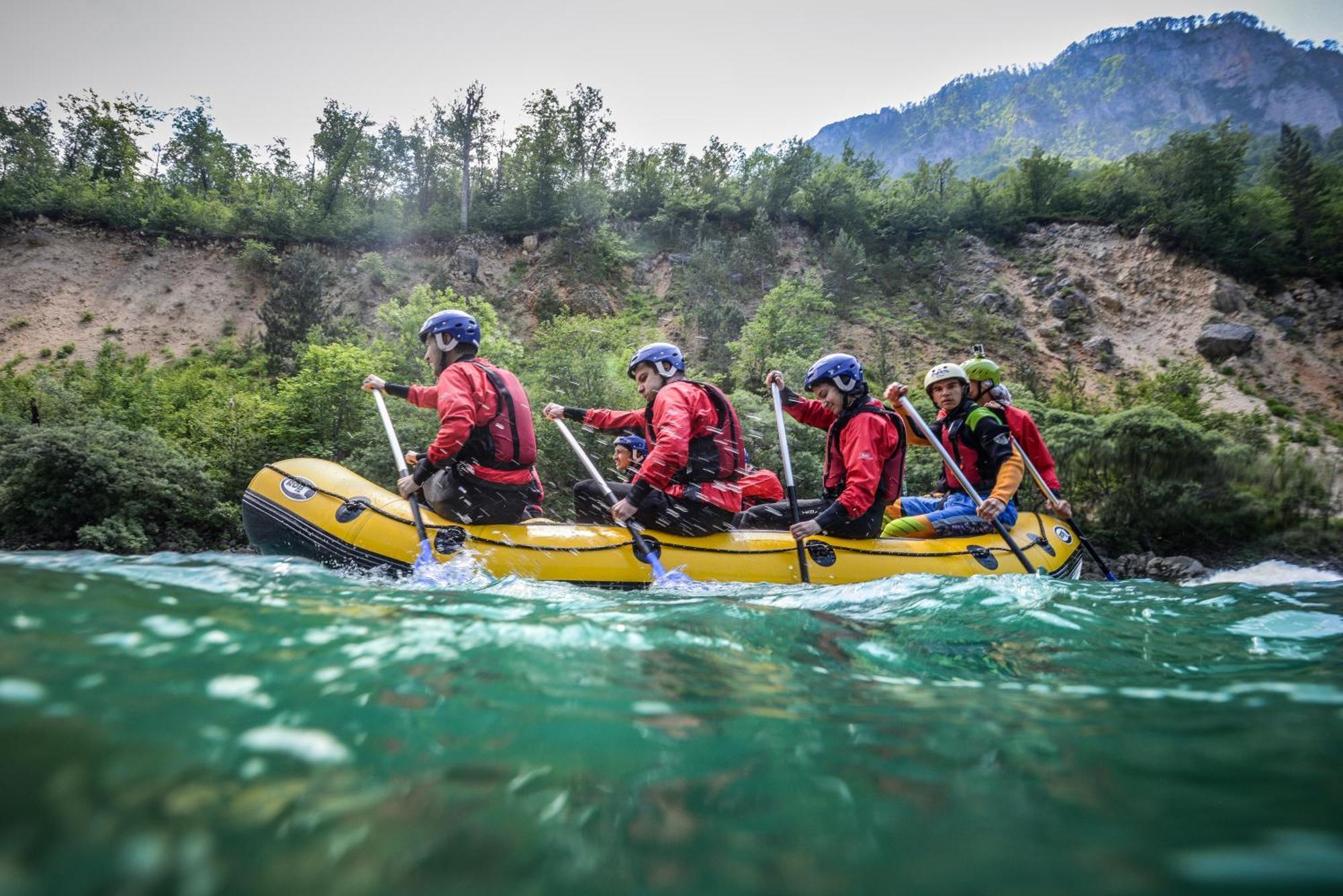 Camp Divlja Rijeka Hotel Hum ภายนอก รูปภาพ