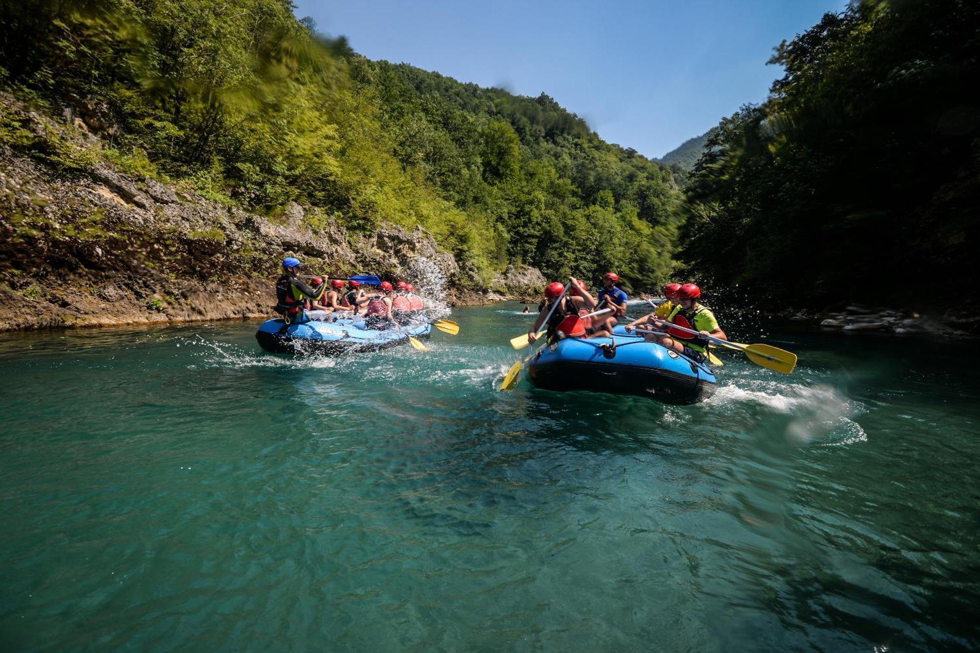 Camp Divlja Rijeka Hotel Hum ภายนอก รูปภาพ