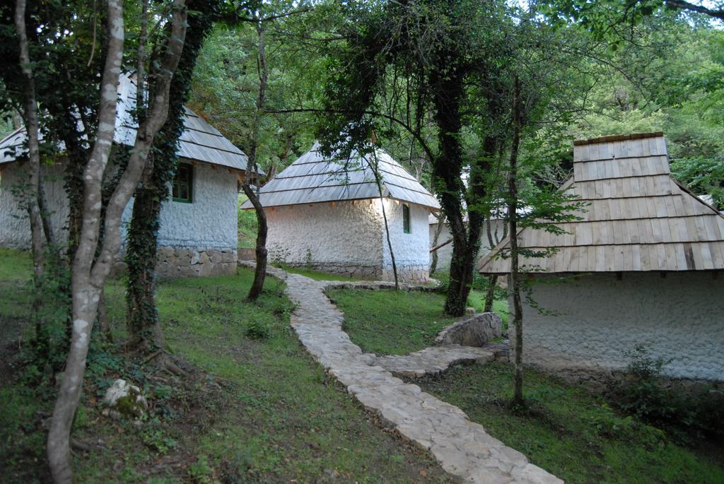 Camp Divlja Rijeka Hotel Hum ห้อง รูปภาพ